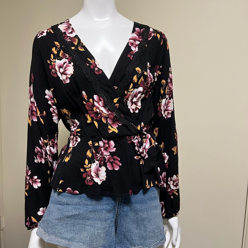 Black floral feminine long sleeve blouse with lace trim and V-neck - Size S